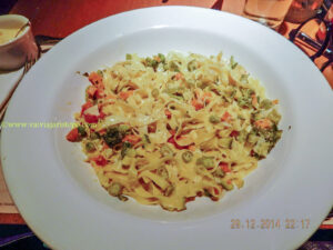 Fettuccini Primavera. Saboroso e também recomendável.