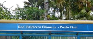 Ponto final dos ônibus que chegam à Caieira, onde começa a trilha para Naufragados.