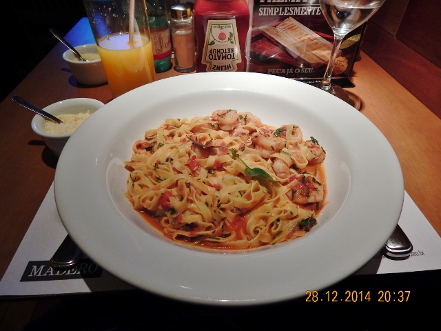 Madero Fpolis - Fettuccini com Molho de Camarão. (640x480)