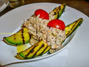 Abacate grelhado com atum. Maravilha!