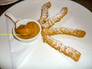 Churros autênticos como os que saboreei em Barcelona e Madri, onde são mestres no preparo dessa delícia.