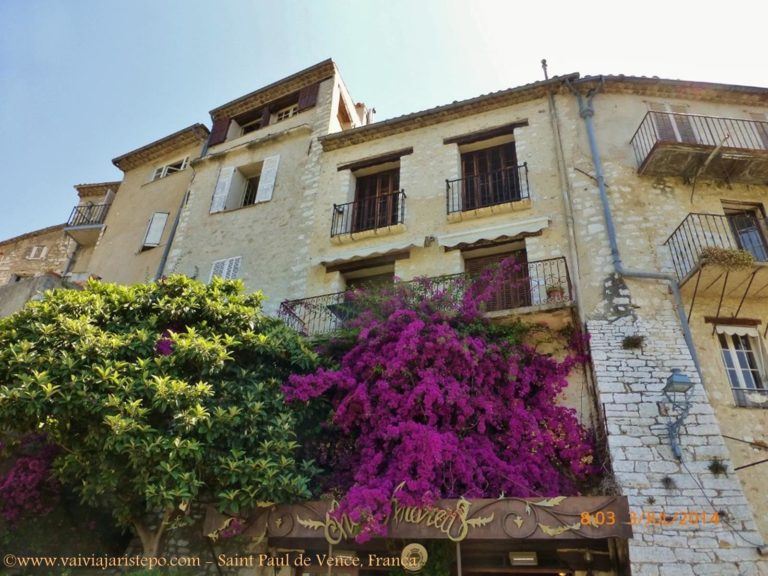 A Provence não é apenas para ser vista; nada disso... O sul da França é muito mais que isso. Há algo que nos envolve sem que percebamos e que nos enfeitiça.