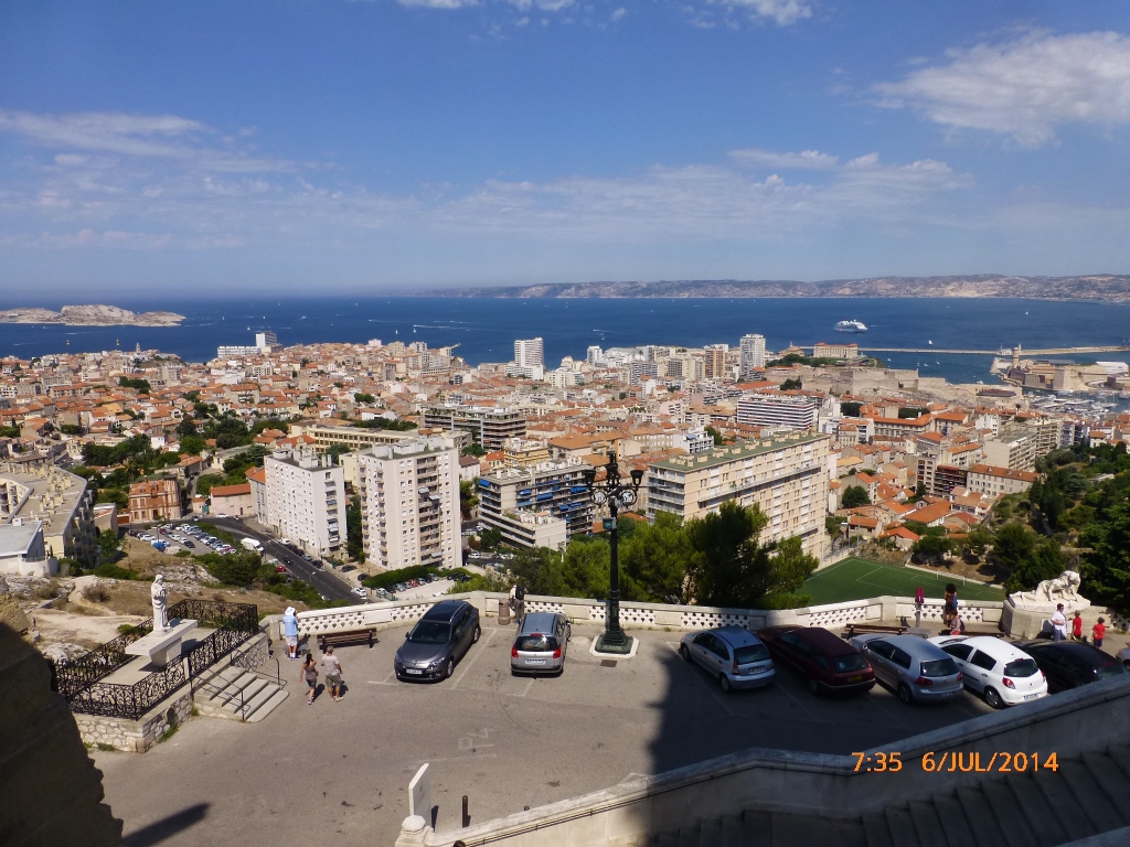 <span style="font-family: 'comic sans ms', sans-serif; font-size: 14pt;">Outra paisagem vista do pátio da Basílica.</span>