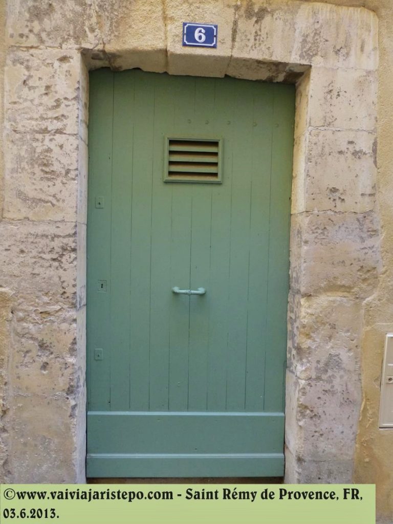<span style="font-size: 14pt;">Porta da residência de Ostradamus.</span>