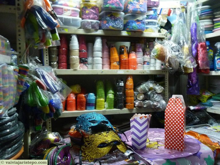 Resolveu fazer uma festinha de aniversário para o filhote? Nem esquente a cabeça porque no mercado há de "um tudo" para animar a garotada e enfeitar a mesa.