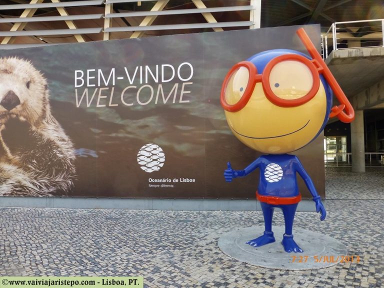 O boneco VASCO dando boas vindas aos visitantes.