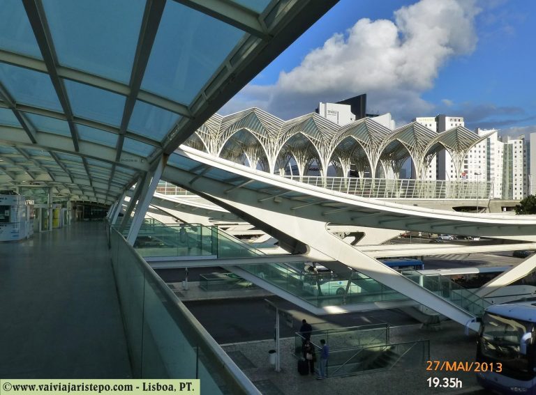 Estação Oriente - Metrô e Ônibus. Centro de Lisboa.