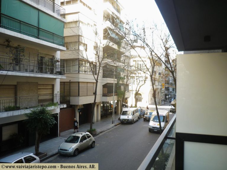 Calle José Andrés Pacheco de Mello, no bairro da Recoleta.