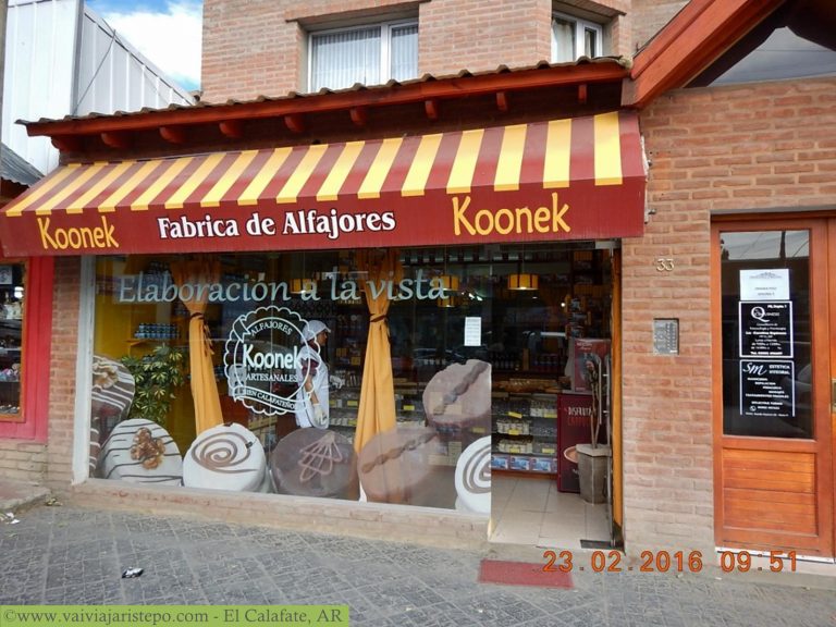 Telefone: +54 2902 48-948. Uma fábrica de alfajores.