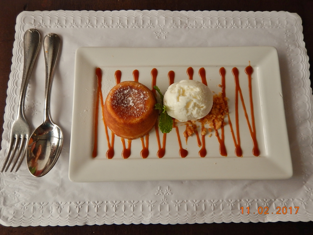 Petit Gateau, doce de leite e sorvete de tapioca compõem a fórmula dessa maravilha.