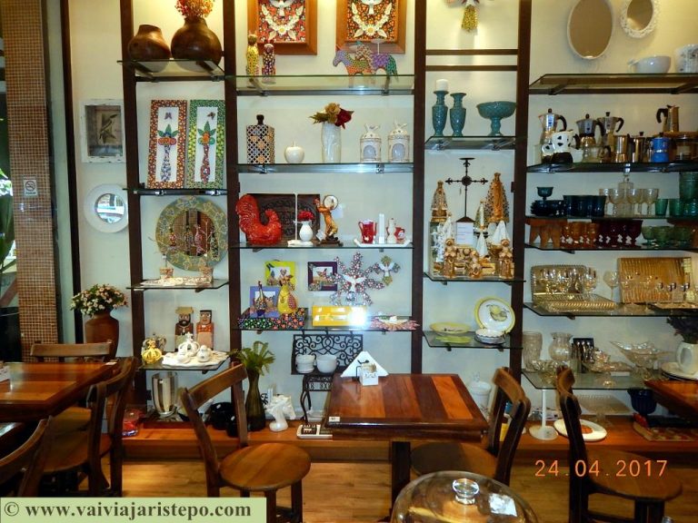 O Casa e Café transborda de charme e aconchego. O clima é sempre festivo.