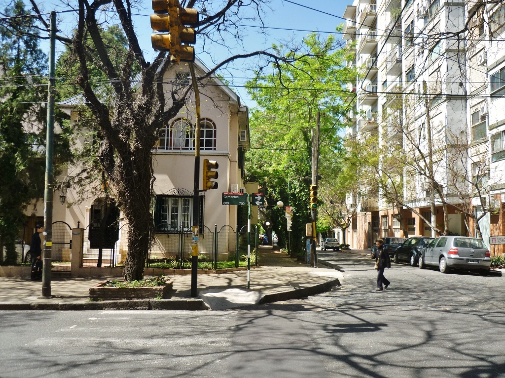 Avenida Corrientes nas fotos acima e abaixo.