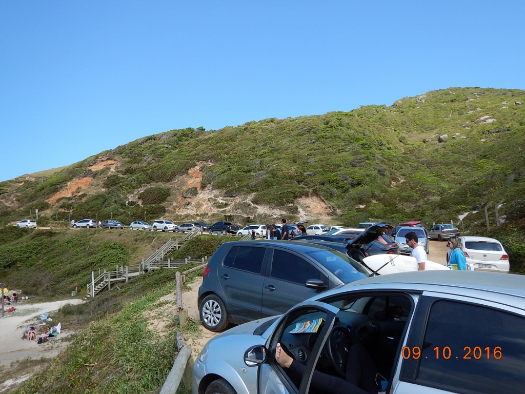 Fim de linha na Praia do Rosa. Observe a data: outubro de 2016! Baixa temporada no litoral catarinense.