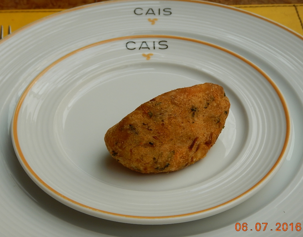 O poderoso bolinho de bacalhau, presente em todas! as aberturas de nossos trabalhos nos restaurantes do Sr. Antonio Rodrigues.
