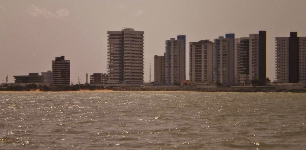 Foto clicada minutos antes de o ferry boat enconstar no tal trapiche. Ou era uma rampa? Não me lembro mais.