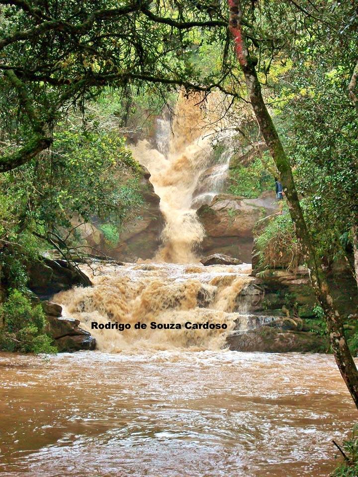 Cachoeira Véu de Noiva.
