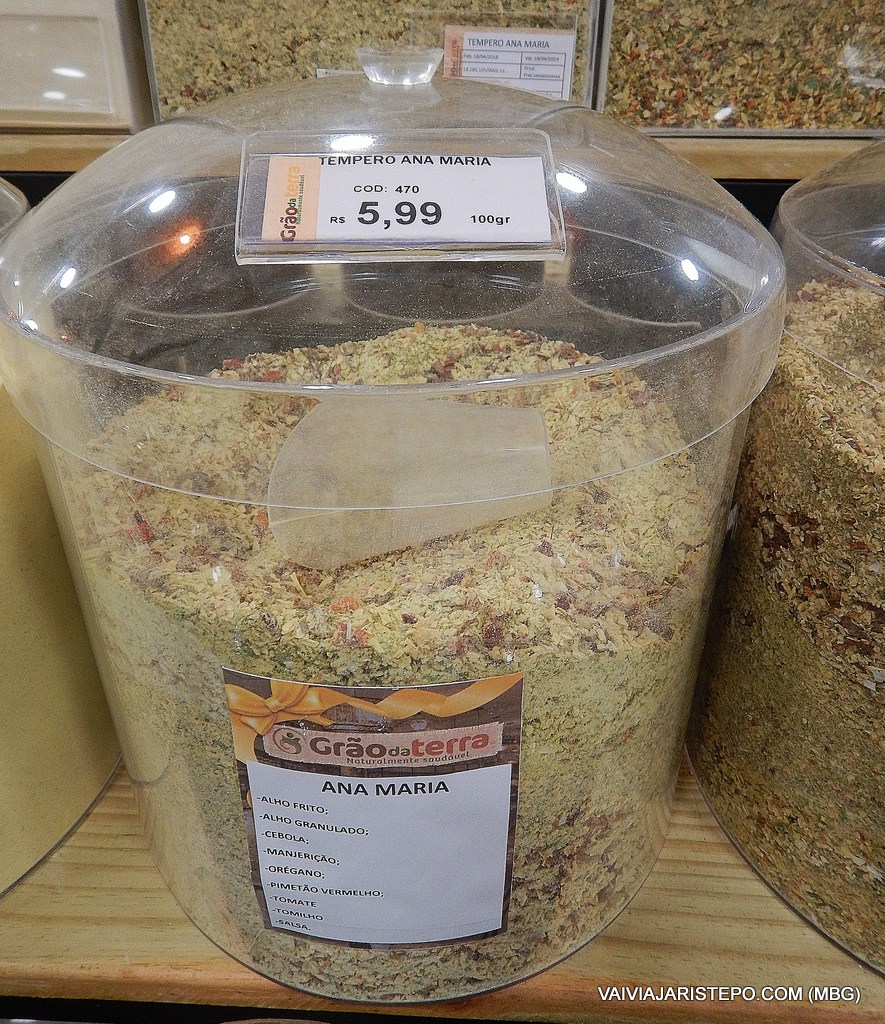 Não resisti e comprei o tempero ANA MARIA. Versátil, serve para dar um UP até no arroz; gostei muito.