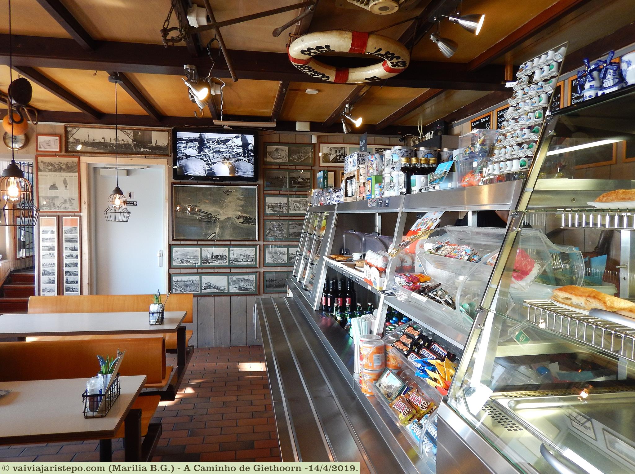 A parada foi para visitarmos o monumento e tomarmos um café. Tempo curto para visitarmos o outro lado do dique.