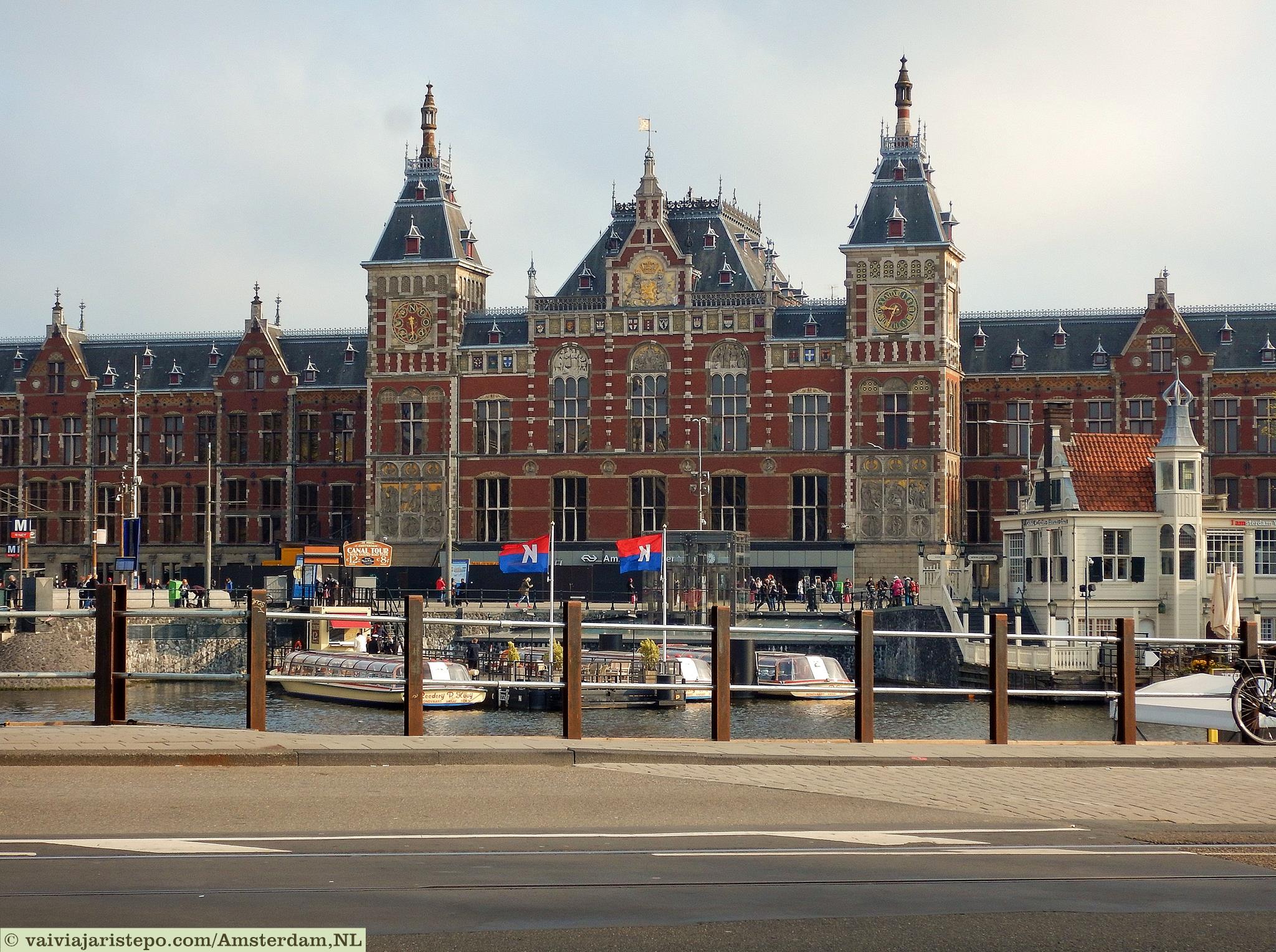Centraal Station de Amsterdam. Centraal Station de Amsterdam.