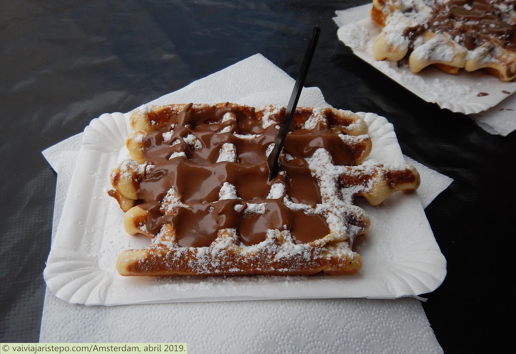 O divino-espetacular waffle quentinho.