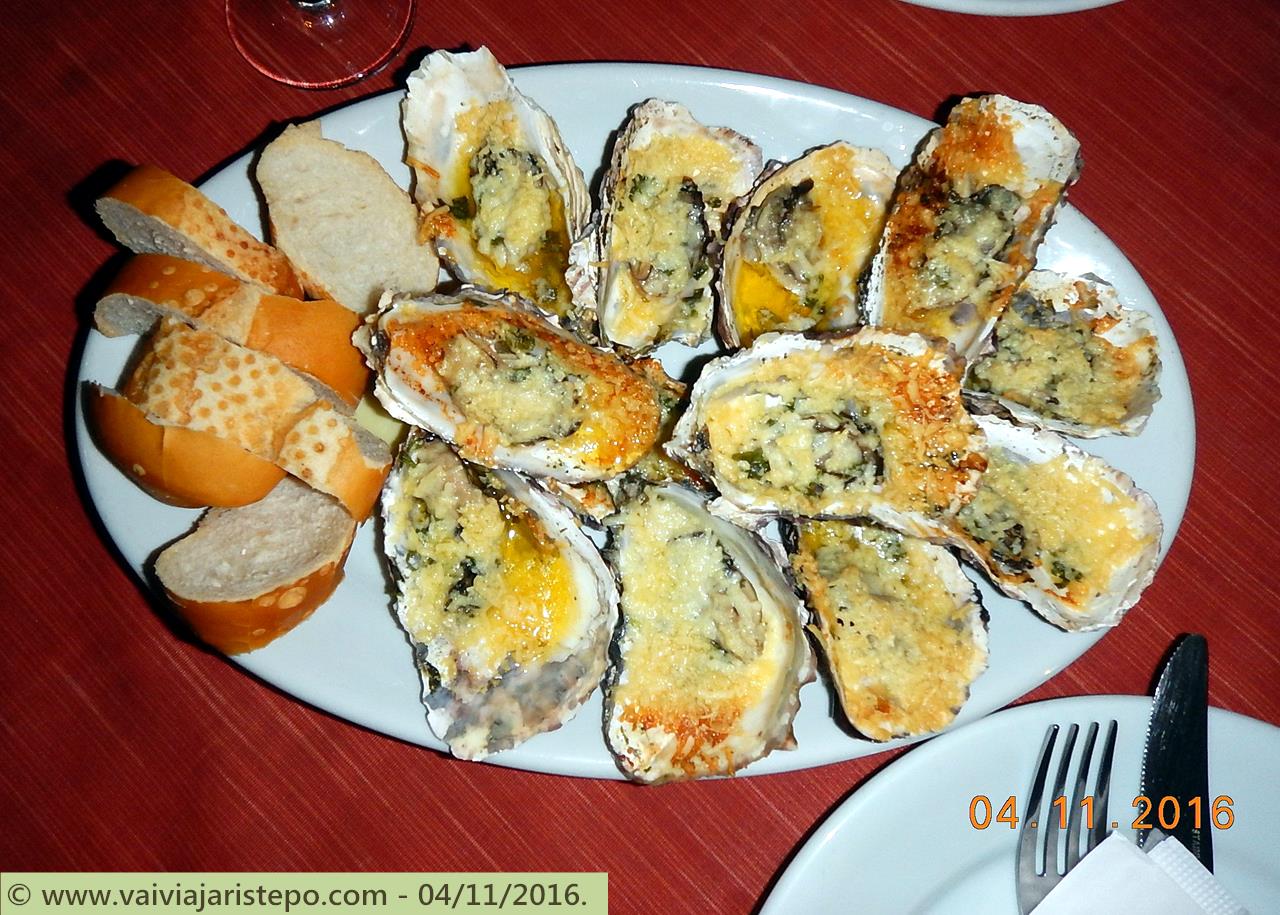 Ostras gratinadas do Chão Batido em Sto Antonio de Lisboa.