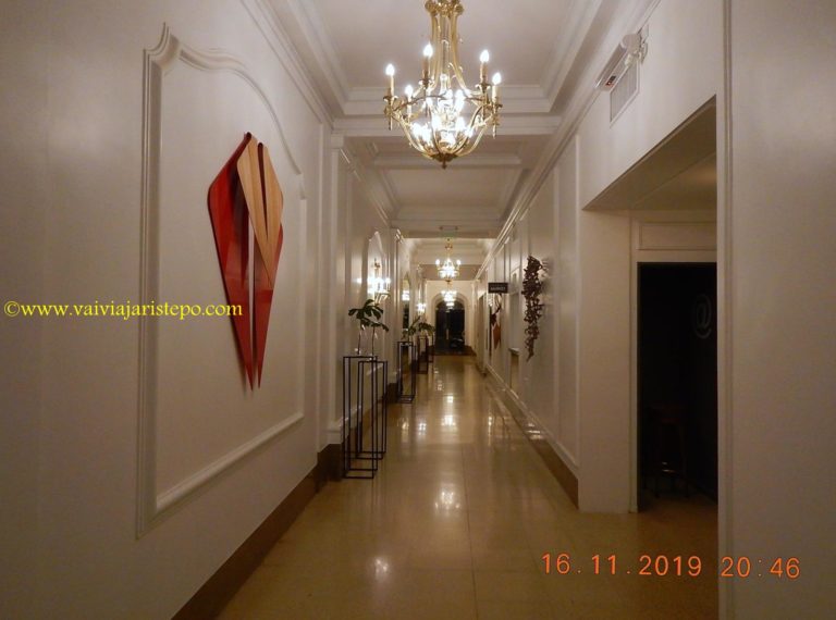 Corredor de Acesso à Recepção do Hotel. Corredor de Acesso à Recepção do Hotel.
