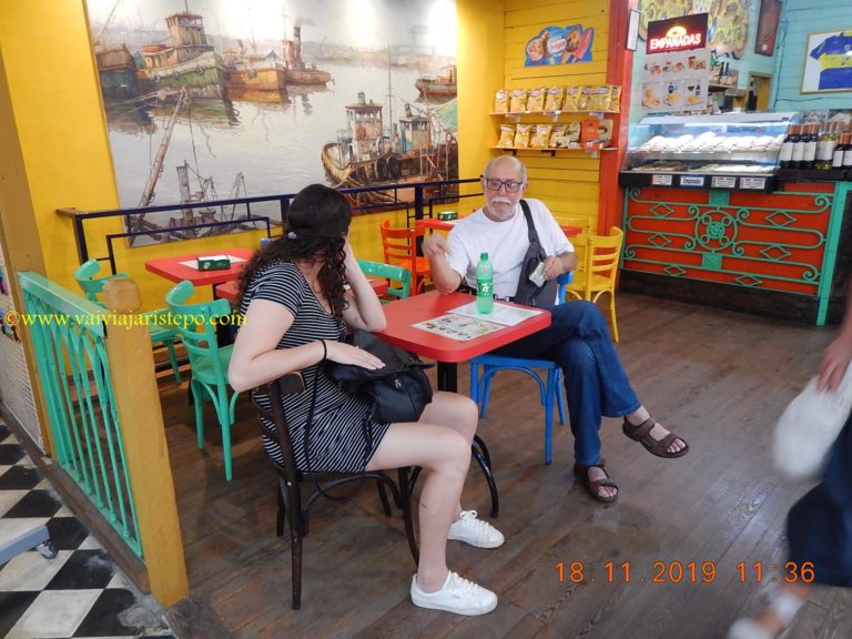 Casa Amarilla, no Bairro Caminito de Buenos Aires. Cafeteria da Casa Amarilla em Buenos Aires.
