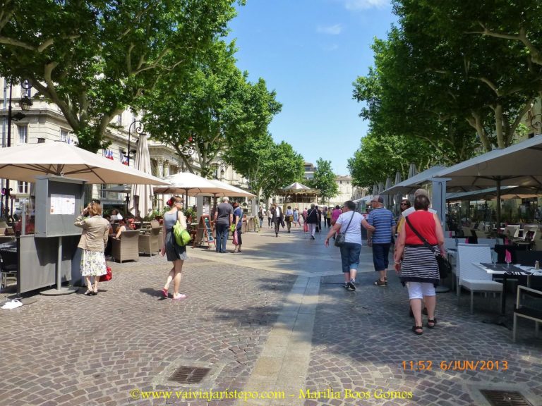 Place de L'Horloge Avignon (Rue de la Republique) Place de L'Horloge Avignon