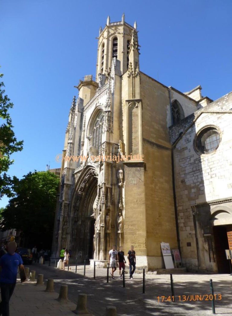 Catedral de Saint Sauveur. Catedral de Saint Sauveur.
