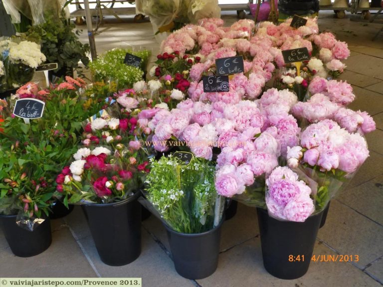Feira de Flores da Praça da Prefeitura de Aix-en-Provence.