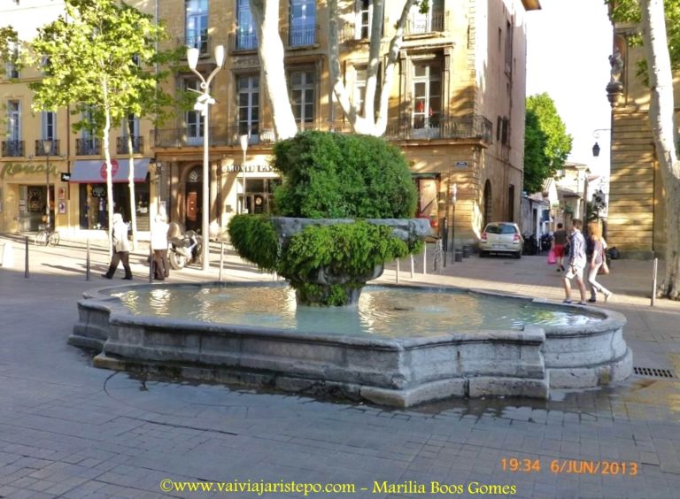 Fonte dos Nove Canhões, em Aix-en-Provence. Fonte dos Nove Canhões, em Aix-en-Provence.