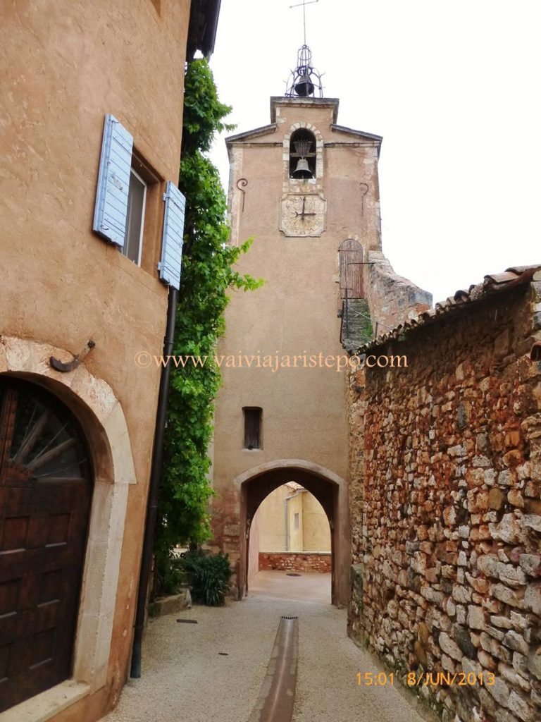 Rua de Roussillon. Ruas de Roussillon.