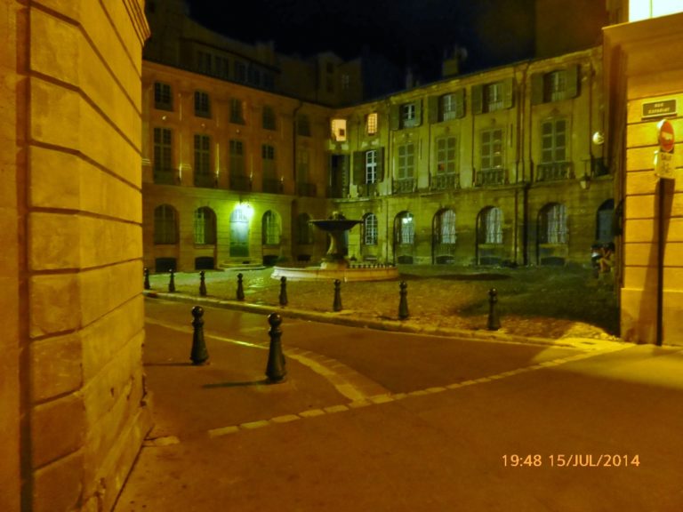 Rue Espariat, em Aix. Rue Espariat, em Aix-en-Provence.