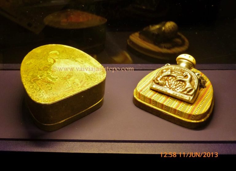 O MUSEU DE ROUPAS E JÓIAS PROVENÇAIS