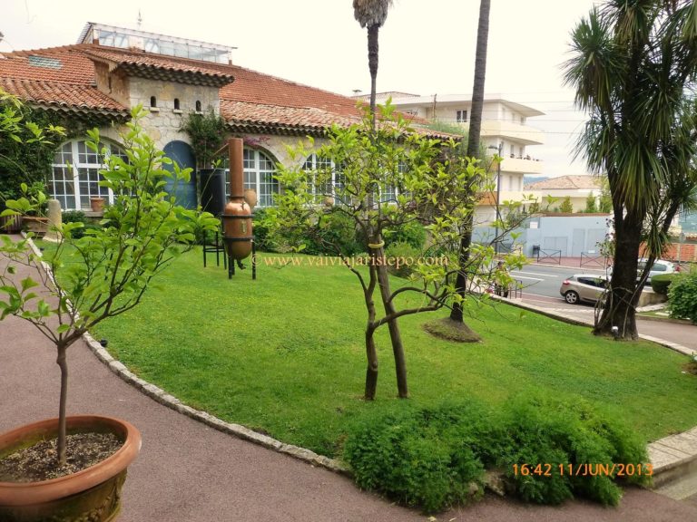 Maison Molinard do Boulevard Victor Hugo. Maison Molinard do Boulevard Victor Hugo.