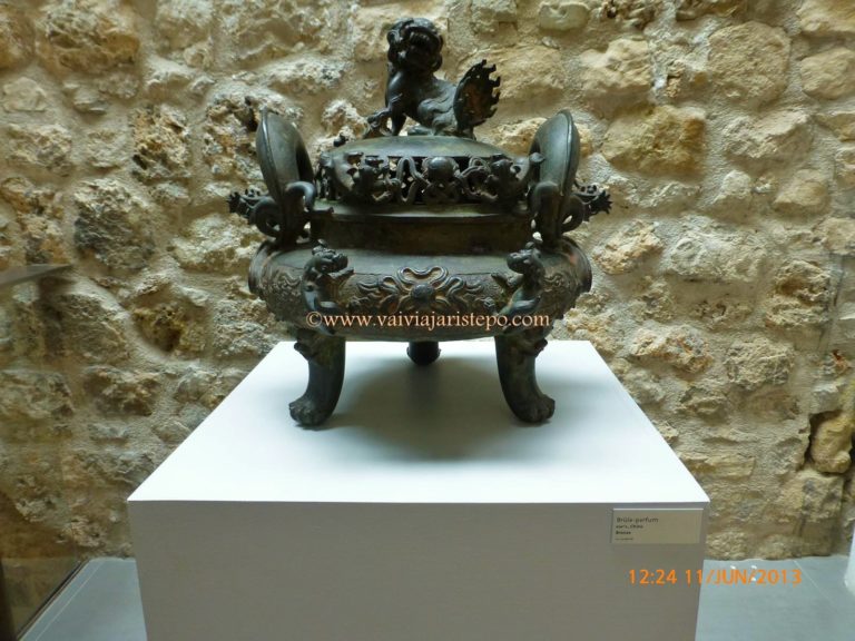 Brûle Parfum. Brûle Parfum, Chinal.