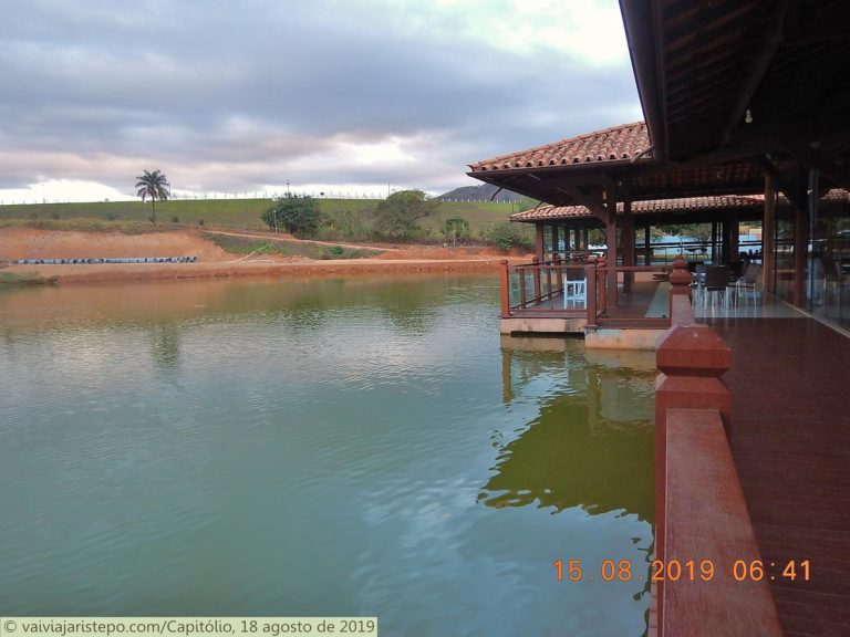 Lago do Engenho da Serra Hotel, salão de festas e cais. Lago do Engenho da Serra Hotel, salão de festas e cais.