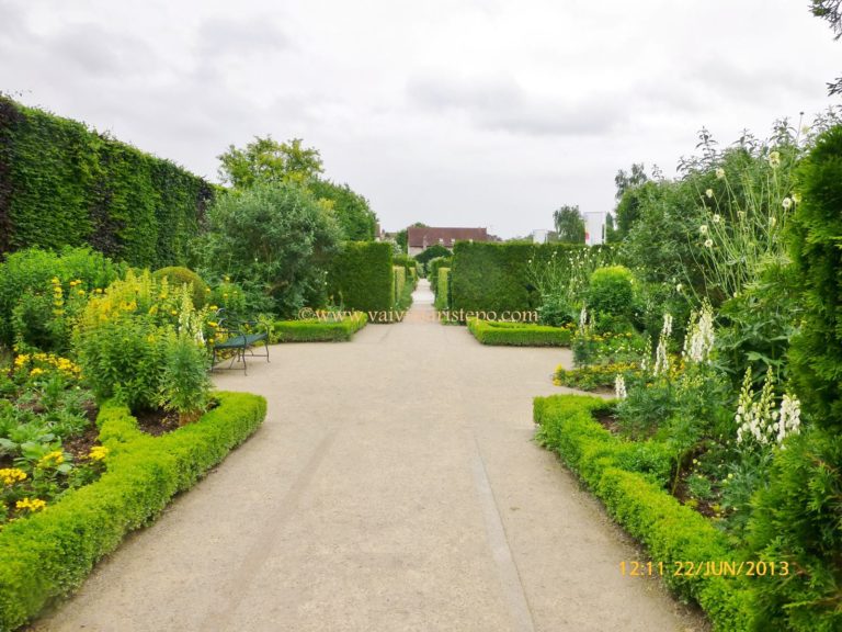 JARDIM DO MUSEU DOS IMPRESSIONISTAS, próximo à Casa de Monet.