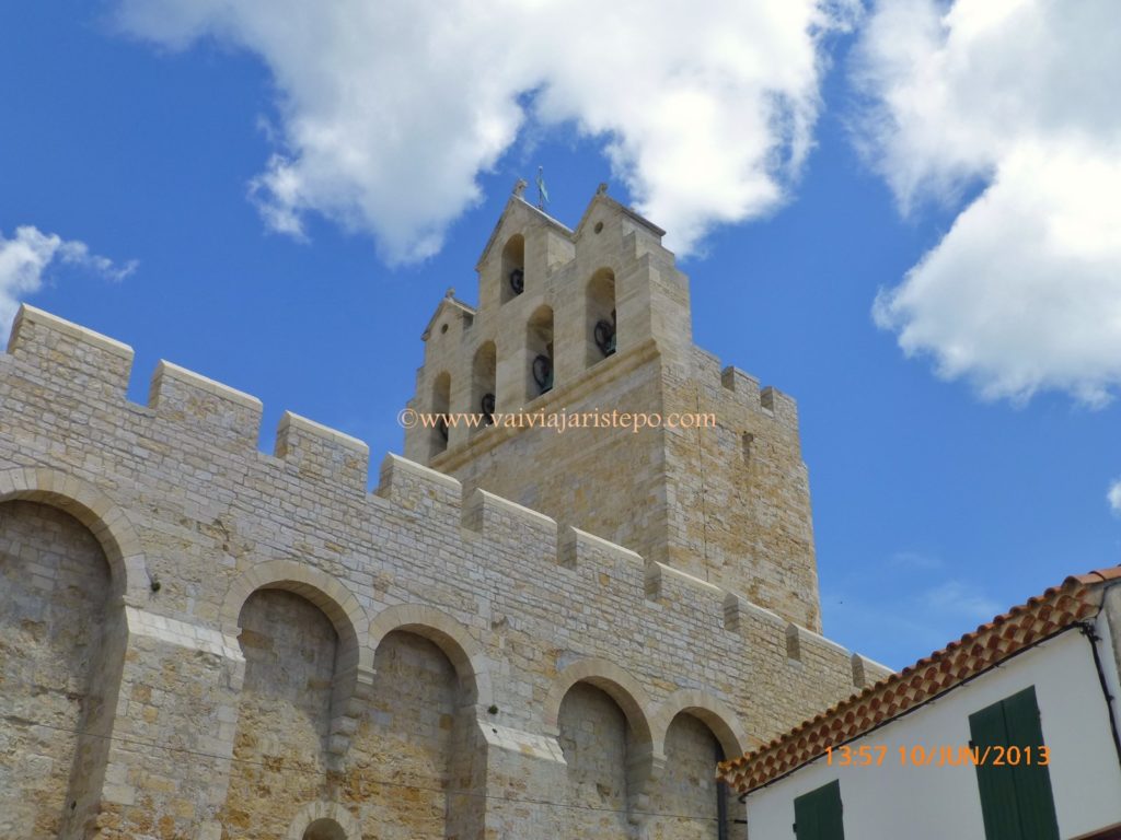 Visão parcial da Igreja onde Santa Sara reina absoluta.