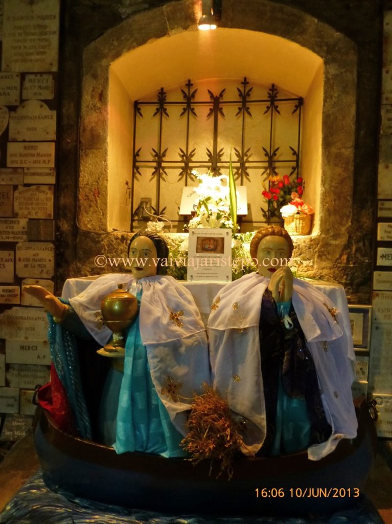 As imagens de Maria Jacobé e Maria Salomé, na barca que aportou na costa francesa.