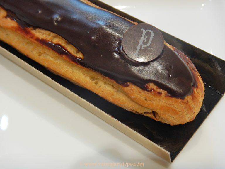 A irresistível éclair de chocolate. A irresistível éclair de chocolate.