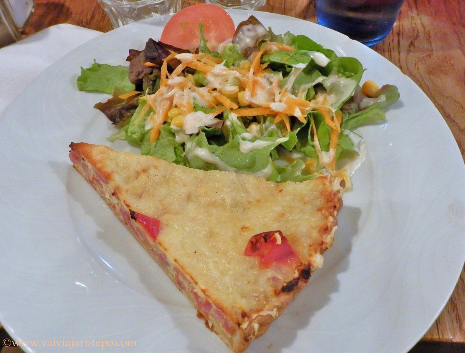 A quiche foi pequena para o tamanho de minha fome e por isso pedi outra. Estava ótima! A quiche foi pequena para o tamanho de minha fome e por isso pedi outra. Estava ótima!