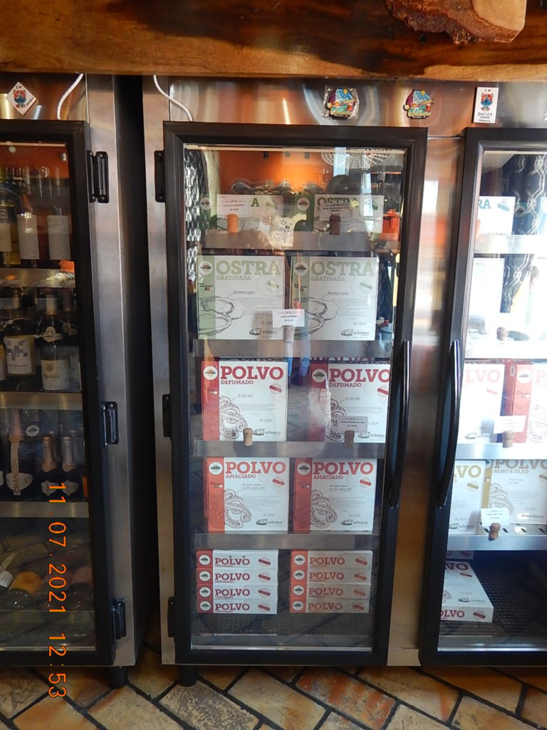 Geladeira com temperatura especial para conservar ostras e polvos.