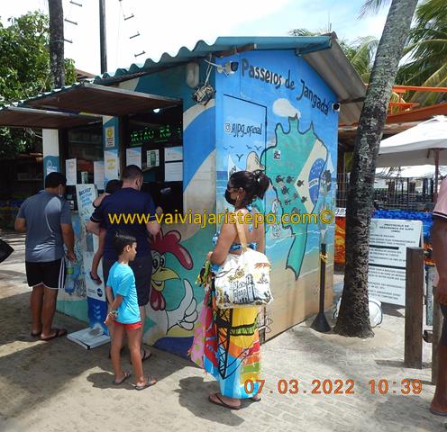 Posto de compra das passagens para o passeio de jangada. Posto de compra das passagens para o passeio de jangada.