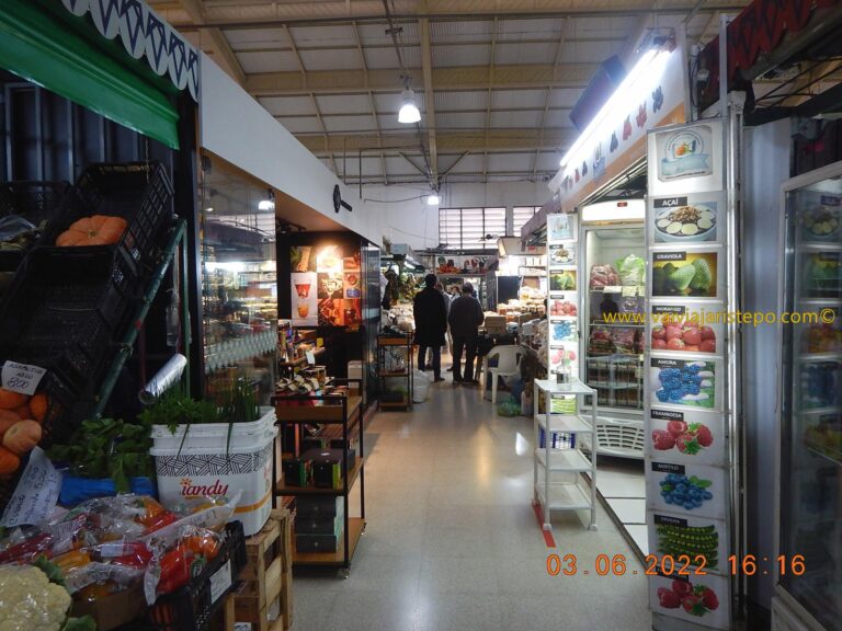 O mercado prima pela limpeza e organização em todos os boxes. Todos os comerciantes com os quais lidamos nas vezes em que lá estivemos, foram simpáticos e gentis no atendimento.