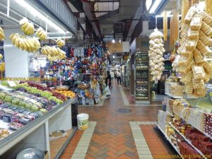 Para conhecer todo o mercado o ideal é o visitante valer-se de uma planta baixa; senão, correrá o risco de se perder.