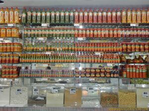 E o colorido dos boxes que vendem molhos, que chamam atenção a distância?